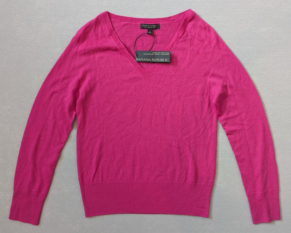 NWT Banana Republic Lina Merino V-Neck Sweater Pink Size S